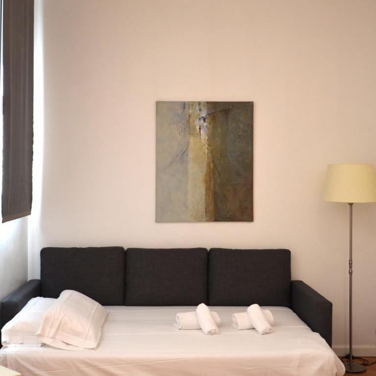 Claris Apartments - One-Bedroom Apartment - 3