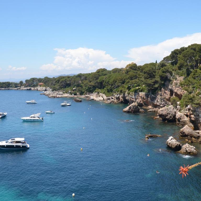 Deux pièces climatisé avec splendide vue cœur du vieil Antibes - Appartement Standard - 18
