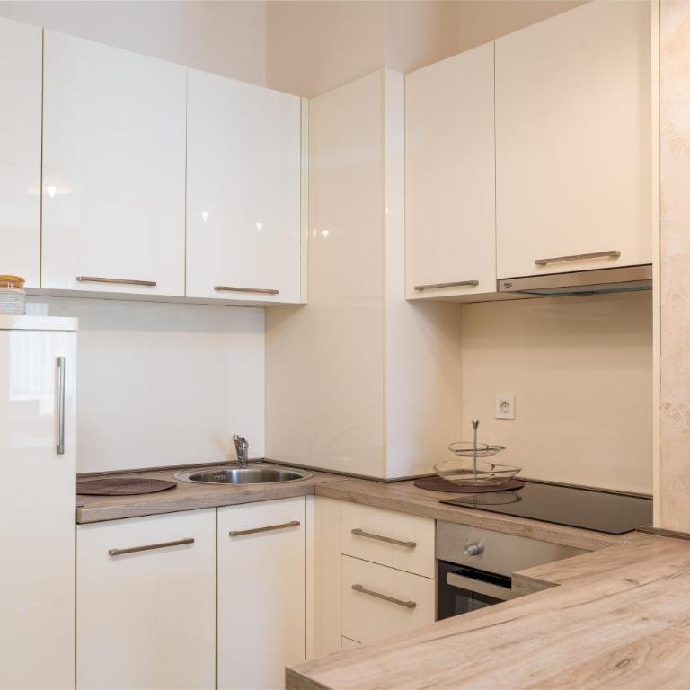 Tre Canne Red Bull - One-Bedroom Apartment - 6