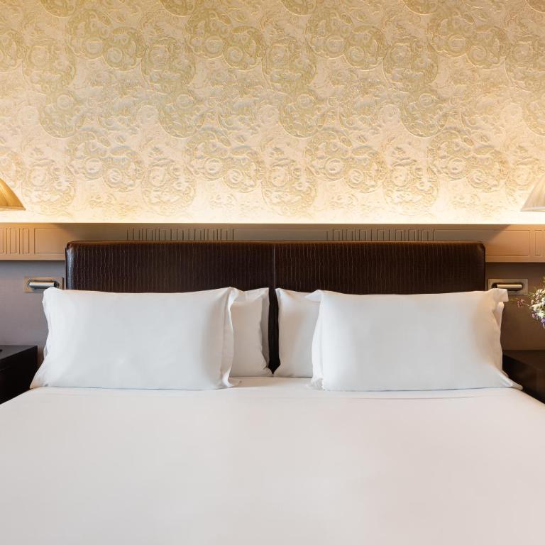 Duquesa de Cardona Hotel 4 Sup by Grup Duquessa - Deluxe Double Room with Port View - 2