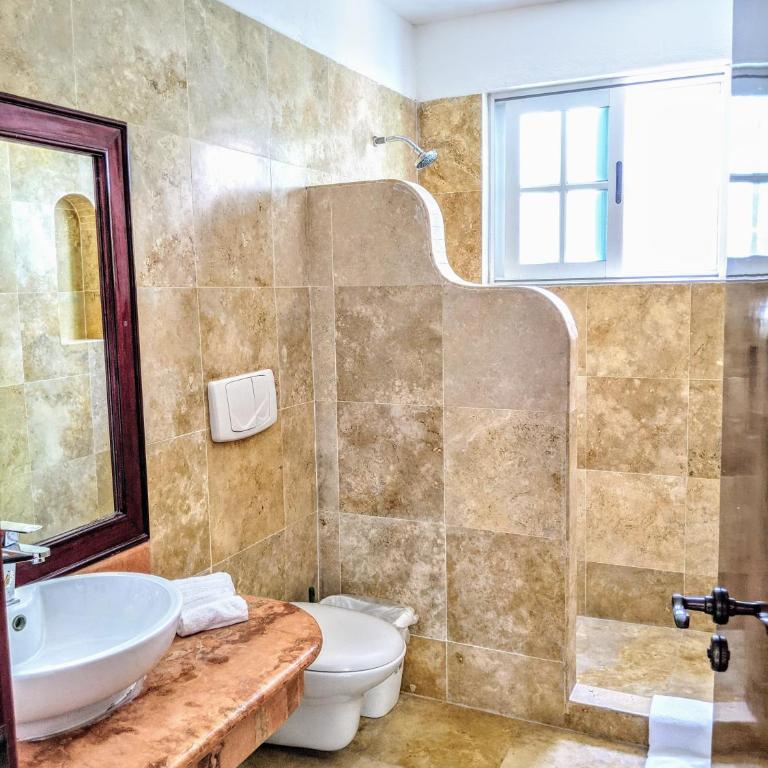 Castillo Playacar Fase 1 9br 3Kitchen Pool walk to Beach 5th Ave 25max - Vacation Home - 9