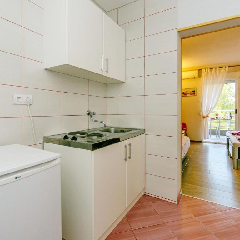 Apartments Wild Beauty - Studio with Terrace - 9