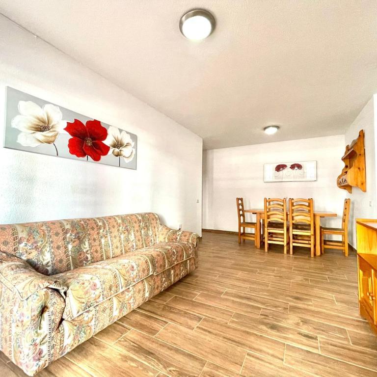 Apartamento Urb. Palmeras del Sur con piscina - Apartamento de 3 dormitorios - 2