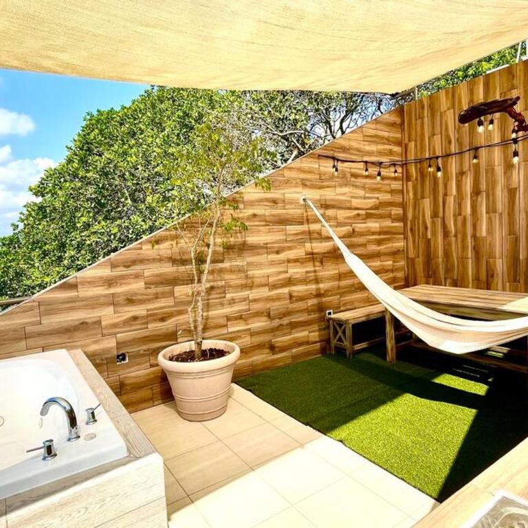 Penthouse Terraza & Jacuzzi Panorámicos, playas-cenotes y la Quinta Avenida todo caminando a 10 minutos! Muy amplio 2 niveles, excelente ubicación centro de Playa del Carmen, cerca de restaurantes, bares, área de coworking incluida para nómadas digitales! - Two-Bedroom Apartment - 6
