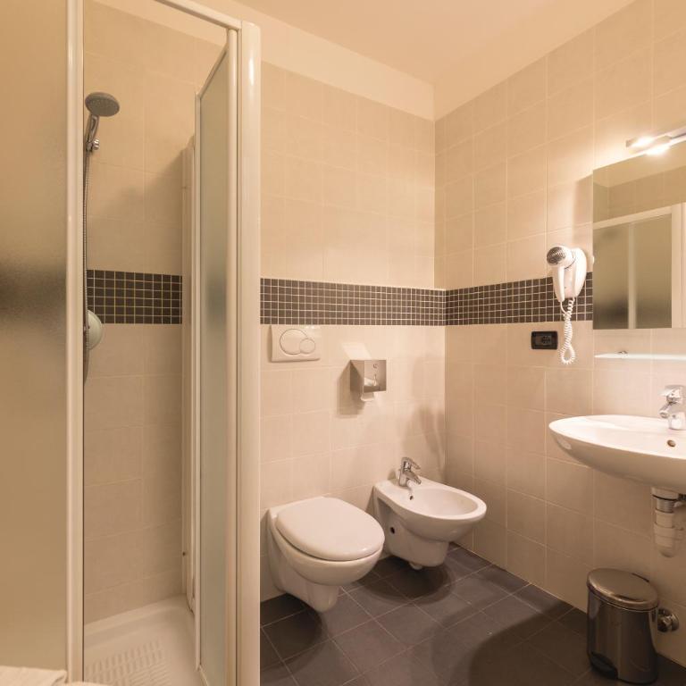 Hi Hotels Trento - Wellness & Spa Adults Only - Ampia Camera Matrimoniale - 7
