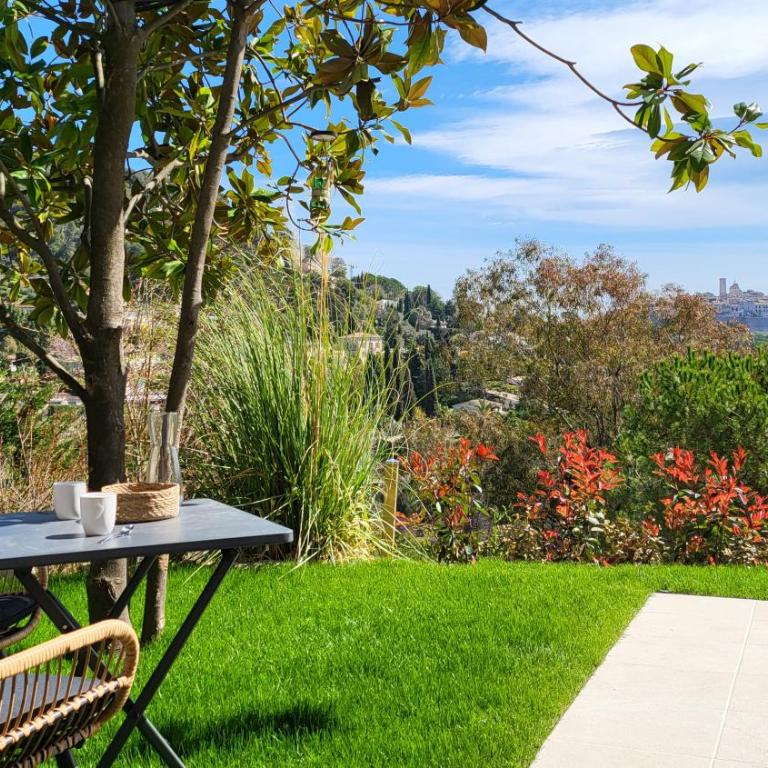 Ideal BnB, Luxury Apartments - Apartment with Garden View and Pool - 9
