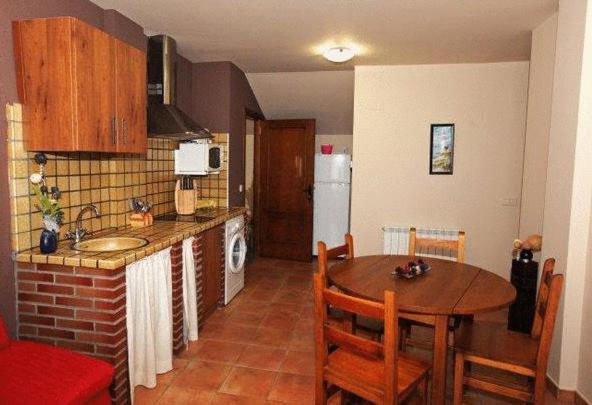 Apartamentos Pirineos Ordesa - Two-Bedroom Apartment (4 Adults) - 7