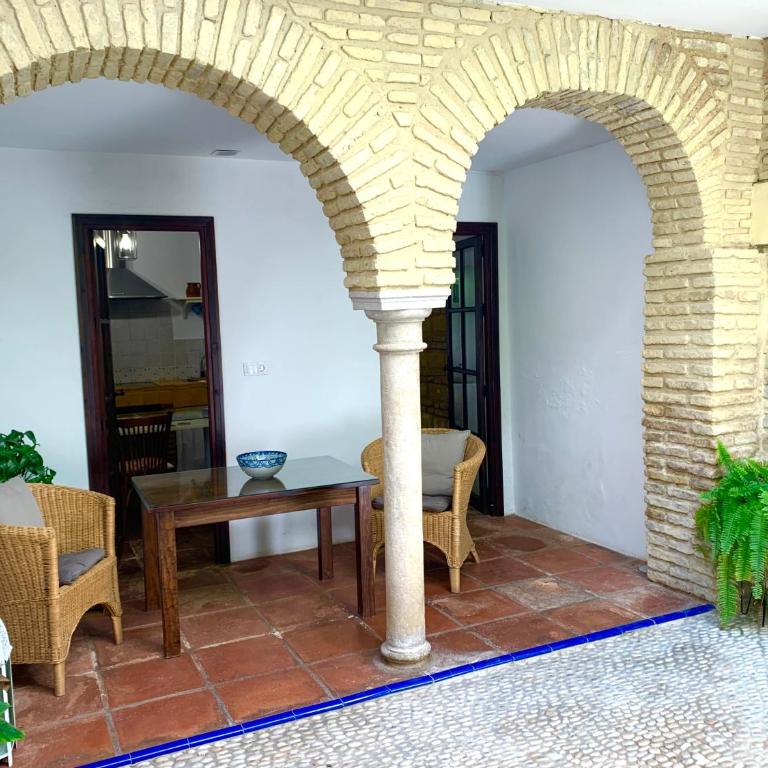 Apartamentos Los Patios de la Judería - Three-Bedroom Apartment - 3