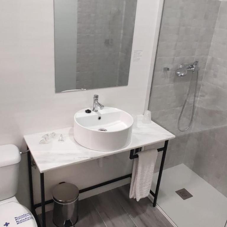 ROOMS Los MONTES - Double Room - 6