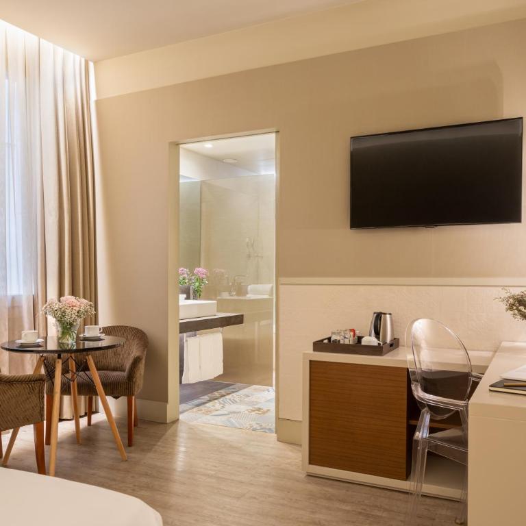 Duquesa de Cardona Hotel 4 Sup by Grup Duquessa - Superior Double Room with Extra Bed - 2