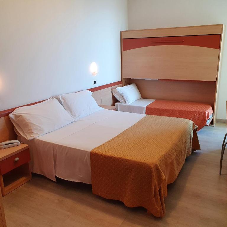 Hotel Tilmar - Camera Tripla - 4