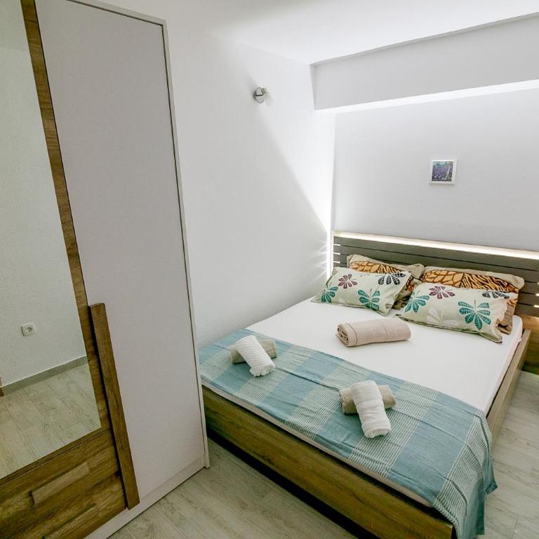 Green Garden Apartments - Apartment with Garden View - 12