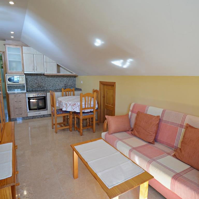 GALIHOST - Apartamentos Seixeliño en Playa Raeiros - Balea - Apartamento Ático - 2
