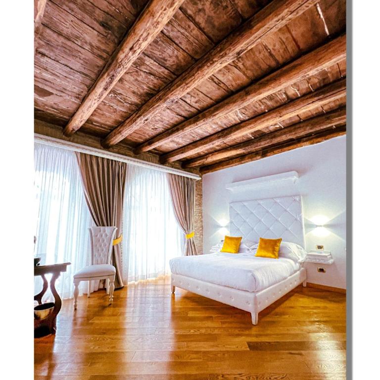 Maison Spagna Suites - Camera Quadrupla Superior - 7