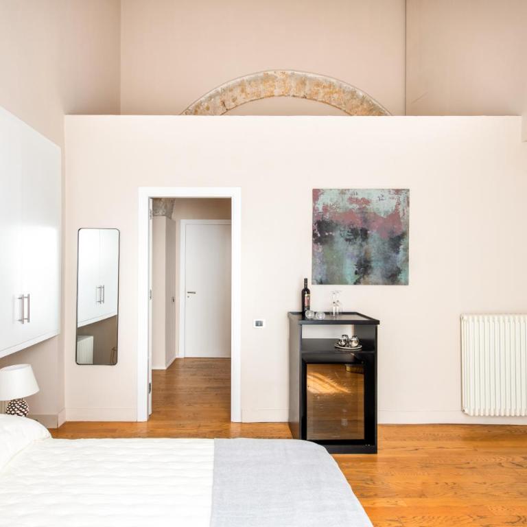Moncada Suites & Apartments - Camera Matrimoniale Deluxe con Balcone - 1