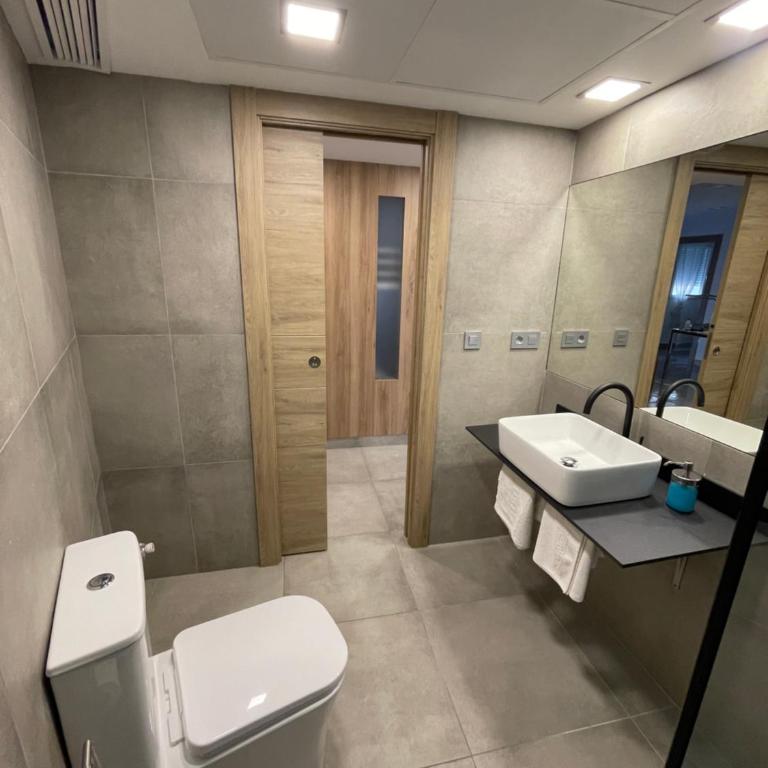 FAMILY CATEDRAL CENTRO - Three-Bedroom Apartment - 35