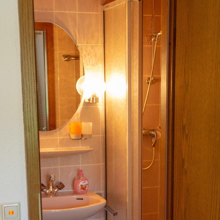 Gästehaus Madsack - Chiemgau Karte - Doppelzimmer - 8