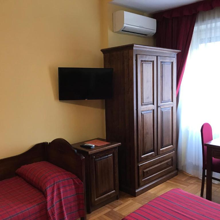 Perseo B&B - Camera Quadrupla con Bagno Privato - 14