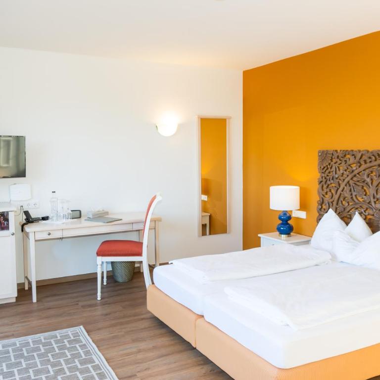 Winzerhotel am GUT MOSER - Deluxe Doppelzimmer mit Balkon - 4