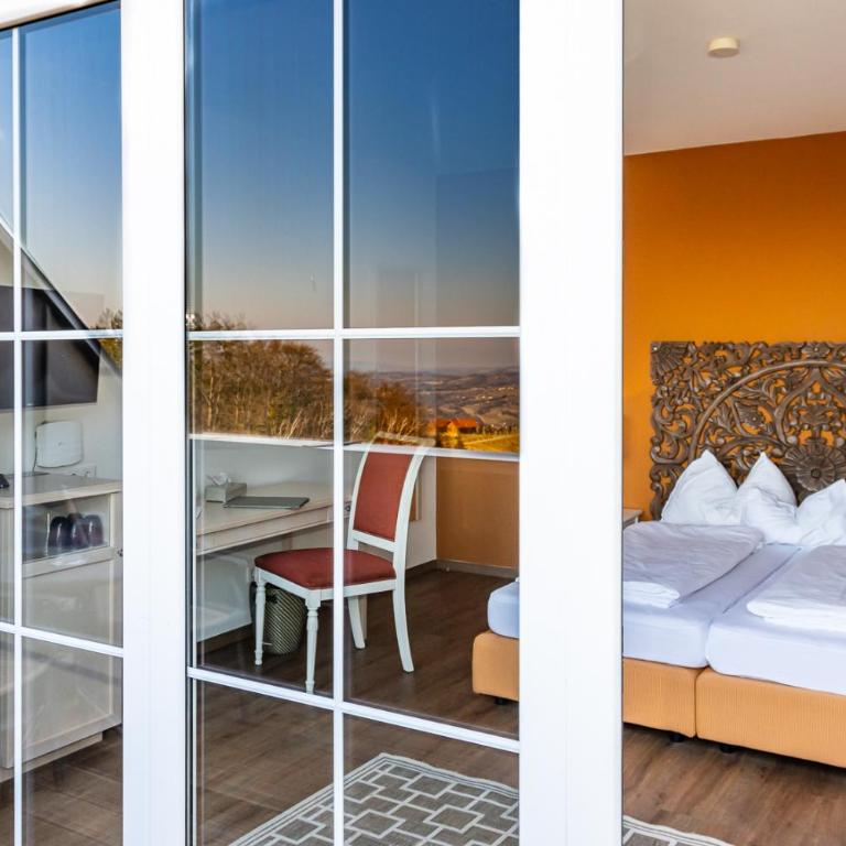 Winzerhotel am GUT MOSER - Deluxe Doppelzimmer mit Balkon - 3