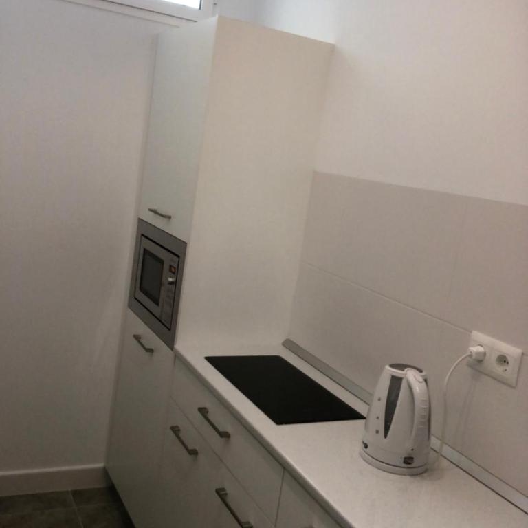 First Line to beach, sea view, sleeps 4 - One-Bedroom Apartment - 17