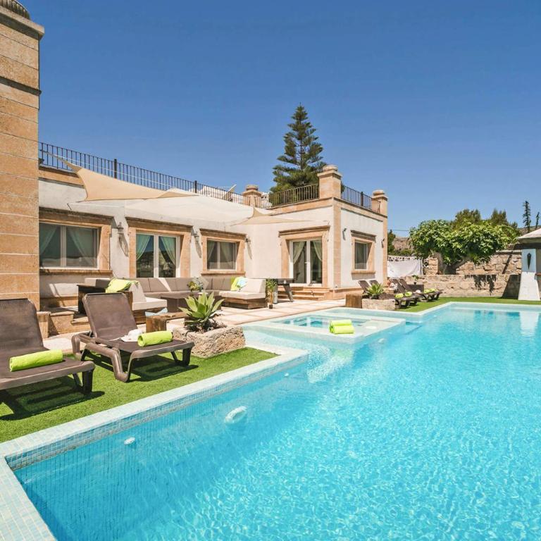 Villa Silvasol by Villa Plus - Villa - 1