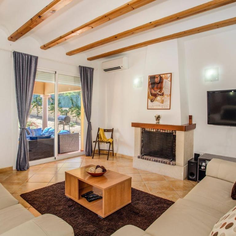 Villa Magdalena Blanca by Villa Plus - Villa - 12