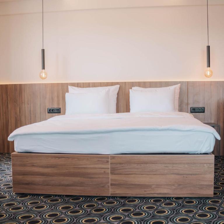 Hotel Carpe Diem - Deluxe Double or Twin Room with Balcony - 6