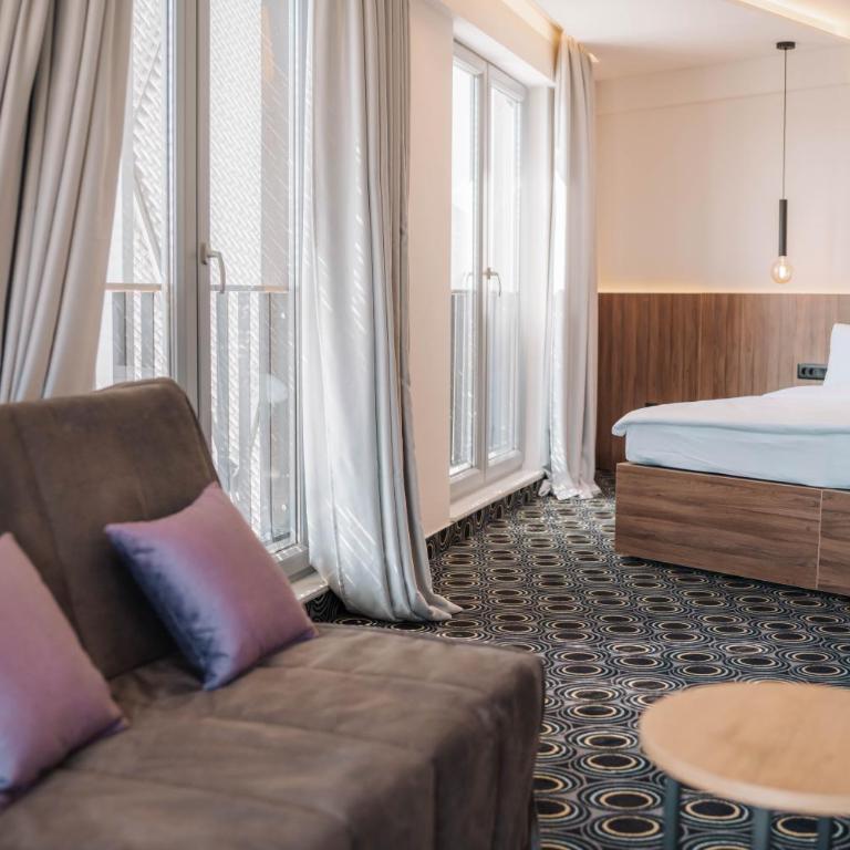 Hotel Carpe Diem - Deluxe Double or Twin Room with Balcony - 5