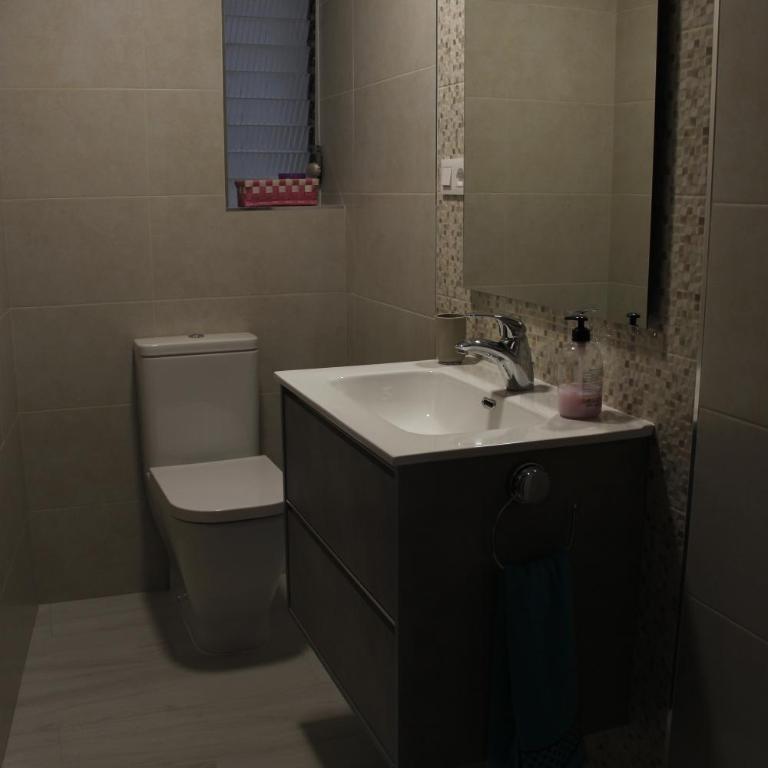 Como en tu propia casa - Three-Bedroom Apartment - 22