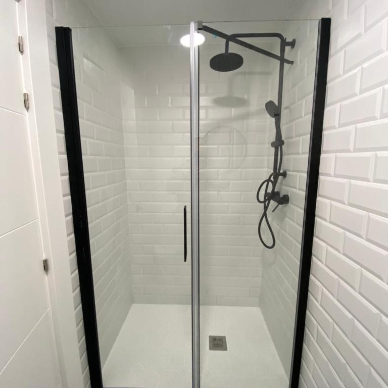 Casual Mardones Bilbao - Habitación Familiar con baño privado - 8