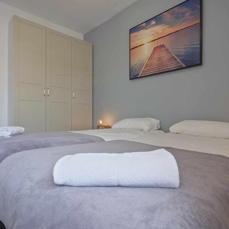 Apartment Marti - Three-Bedroom Apartment - 10