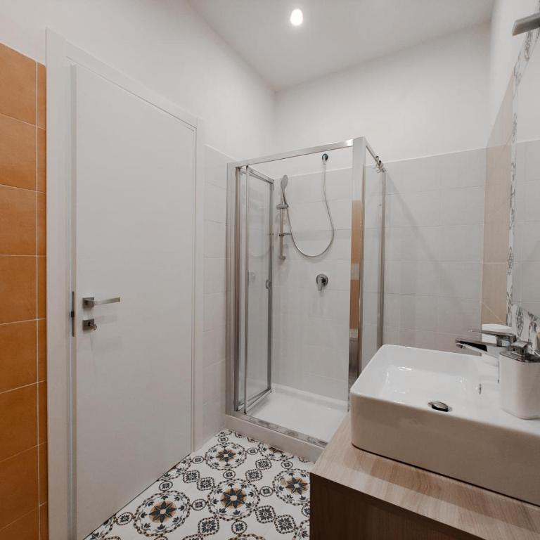 Interno7 Rooms - Camera Matrimoniale con Bagno Privato - 10