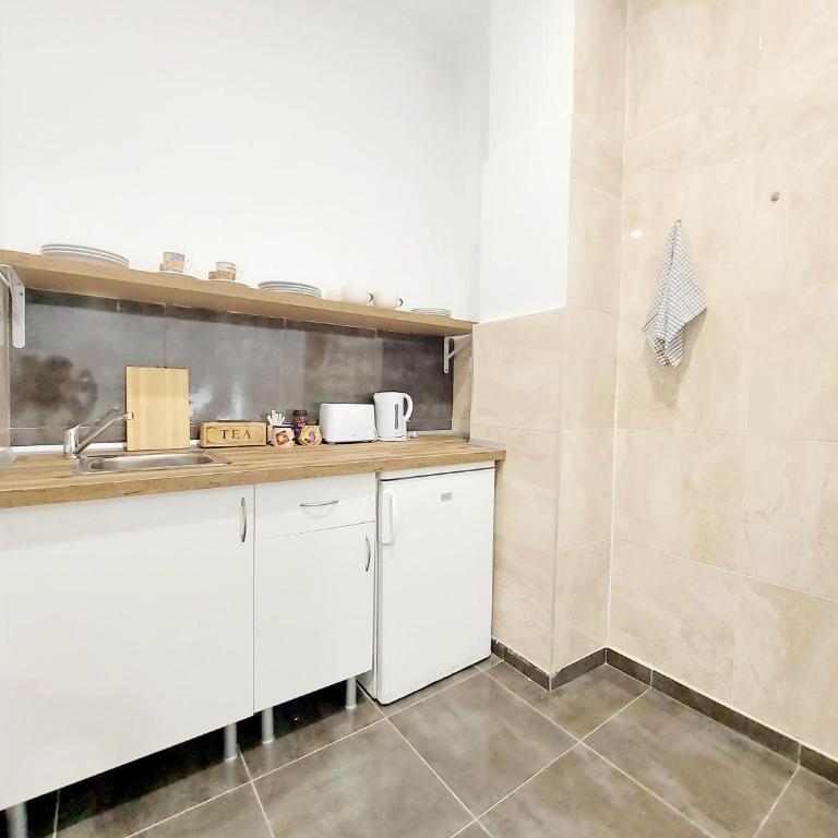 Gloria Host House - Standard Studio - 2