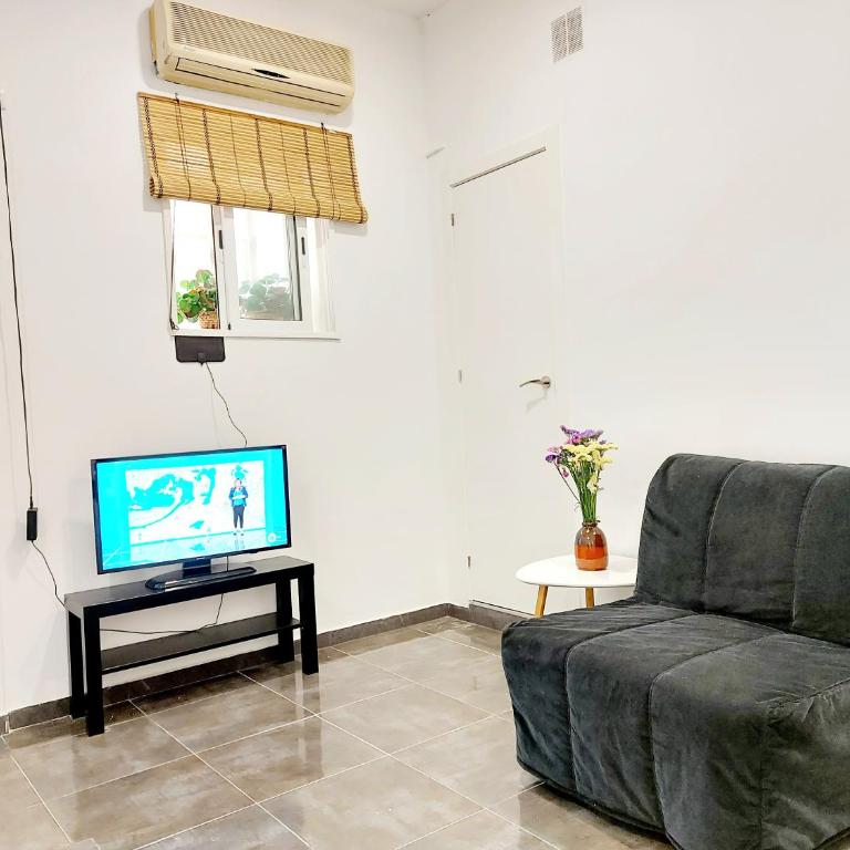 Gloria Host House - Standard Studio - 5