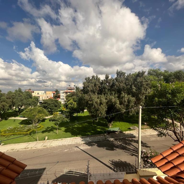 Casa con Piscina en Cochabamba - Casa de 6 dormitorios - 20