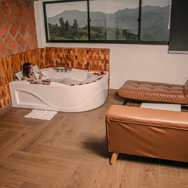 Hotel Santa Laura - Suite con balcón - 3