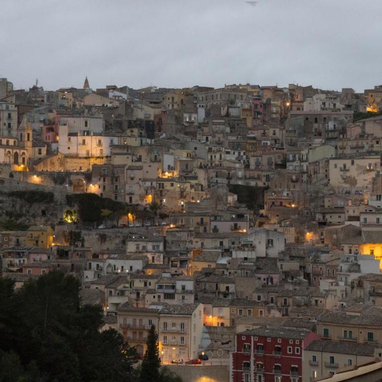 Oikos - Ragusa Ibla - Camera Tripla Superior - 9