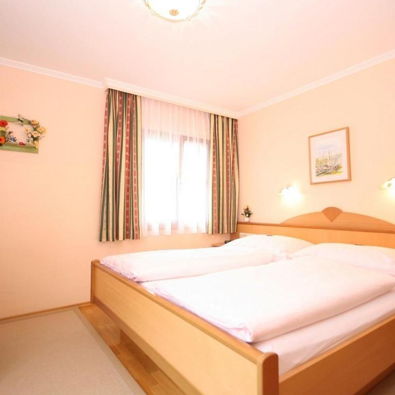 Haus Meissnitzer - Doppelzimmer mit Balkon - 1