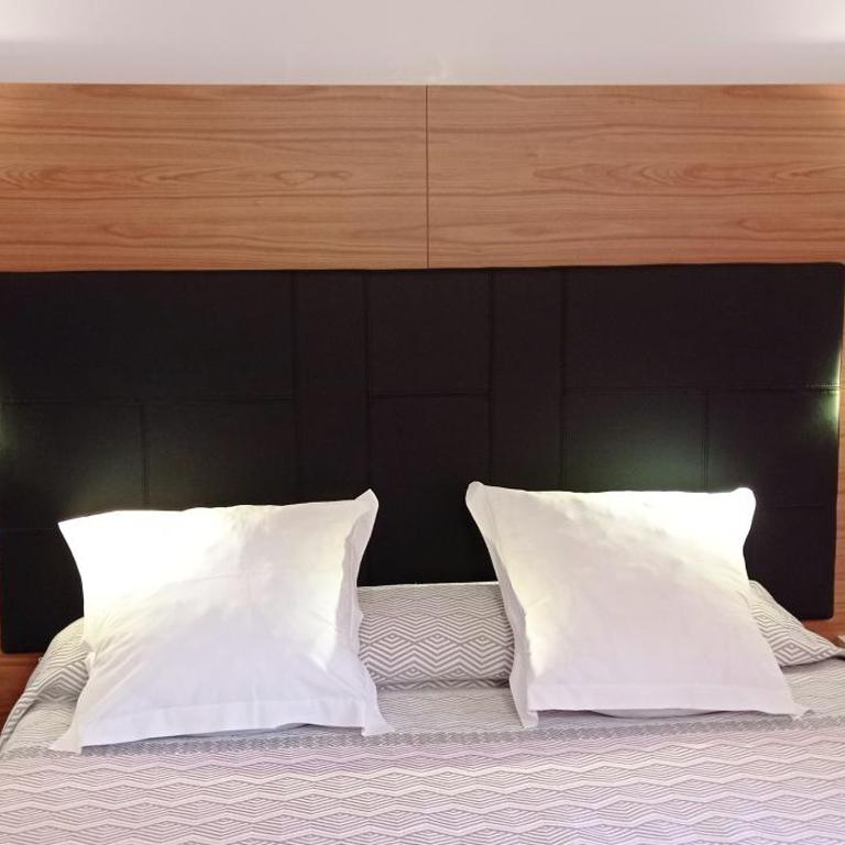Brit Hotel Confort Hélios Agde - Chambre Double avec Terrasse - Piscine Chauffée et Parking Gratuit - 2