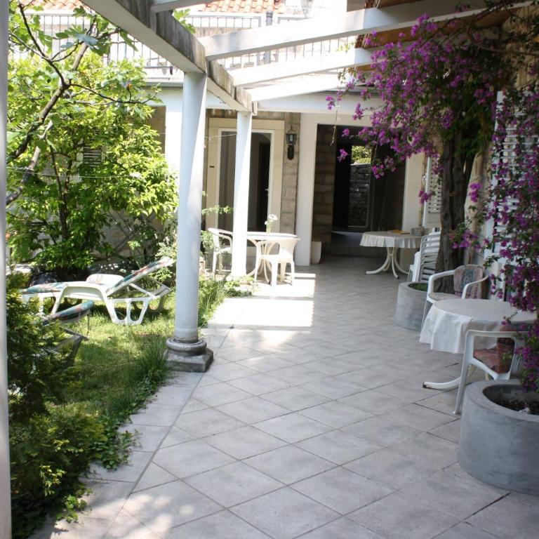 Guest House Saga - Triple Room with Kitchenette - 4