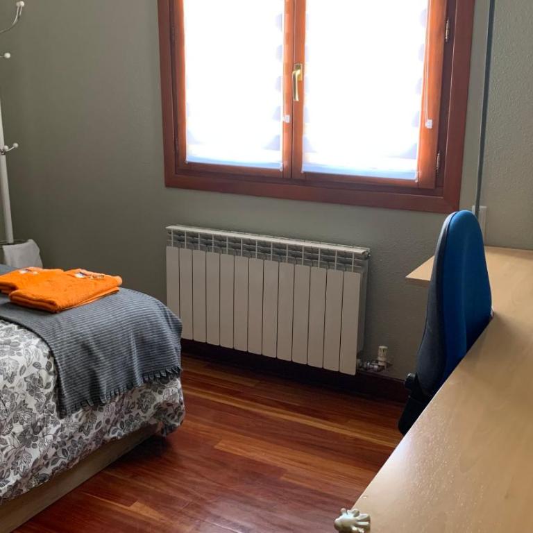 Amezola 2- Habitación con baño exterior de uso privado en casa compartida - Double Room - 4