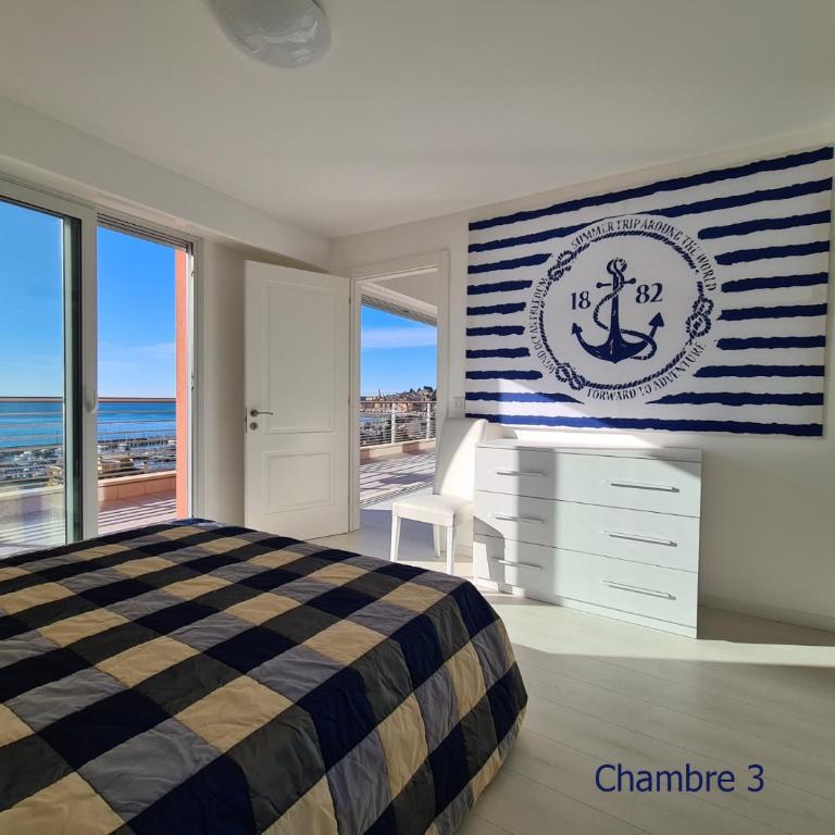 Luxurious penthouse with magnificent views over the bay of Menton - Appartement 3 Chambres - 26