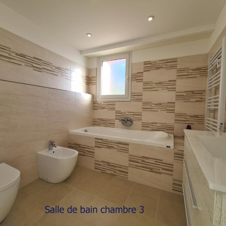 Luxurious penthouse with magnificent views over the bay of Menton - Appartement 3 Chambres - 27