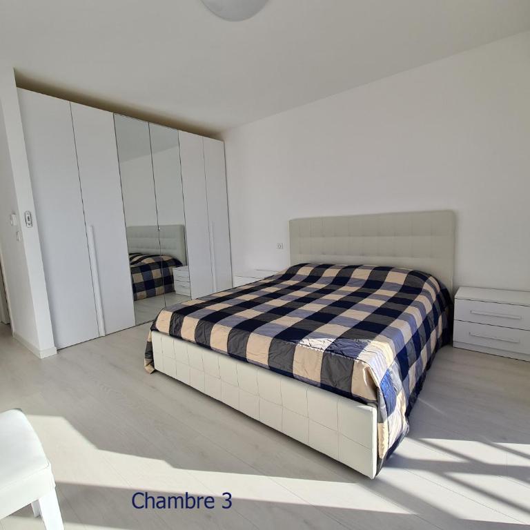 Luxurious penthouse with magnificent views over the bay of Menton - Appartement 3 Chambres - 25