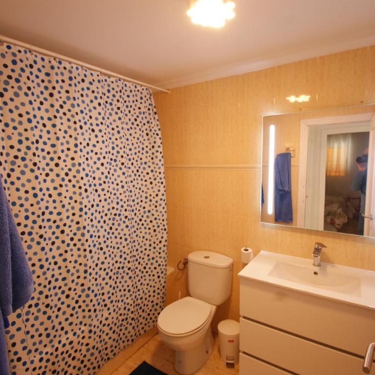 Apartamento con terraza y piscina a 300m de playa - Two-Bedroom Apartment - 7