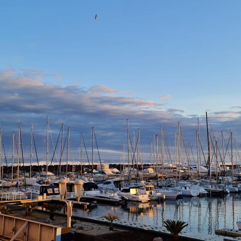 Résidence de standing la Pêcherie Spacieux T3 comme un cocon familial vue mer et sur l'avant port Sur le bout du bout de Cap d'Agde seule cap en Occitanie - Apartment with Sea View - 35