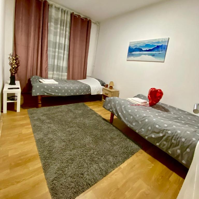 The Location Central Town Apartament - Two-Bedroom Apartment - 14