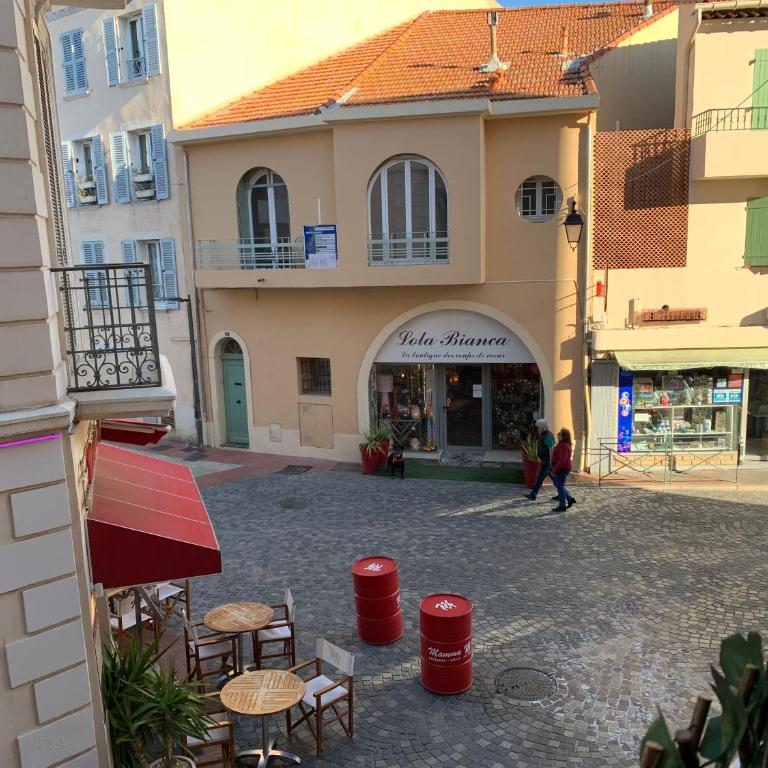 Studio tt confort coeur ville avec terrasse et parking gratuit - Appartement 1 Chambre - 25
