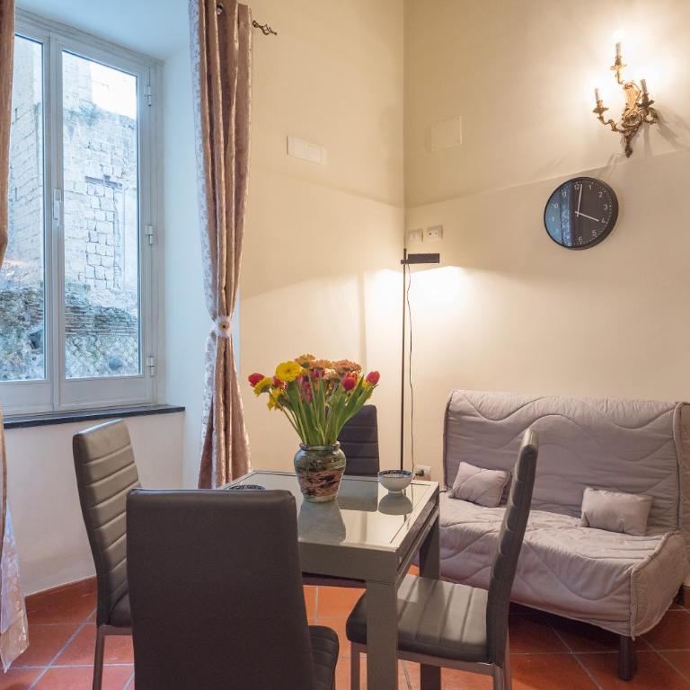 Napoli centro, a windows on the monuments - Appartamento con 1 Camera da Letto - 14